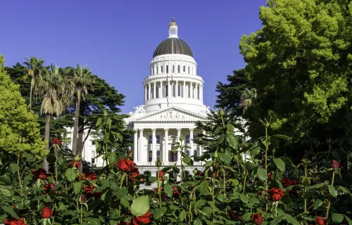 State building in Sacramento, CA