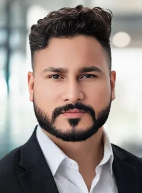 headshot of Shadman Hossain